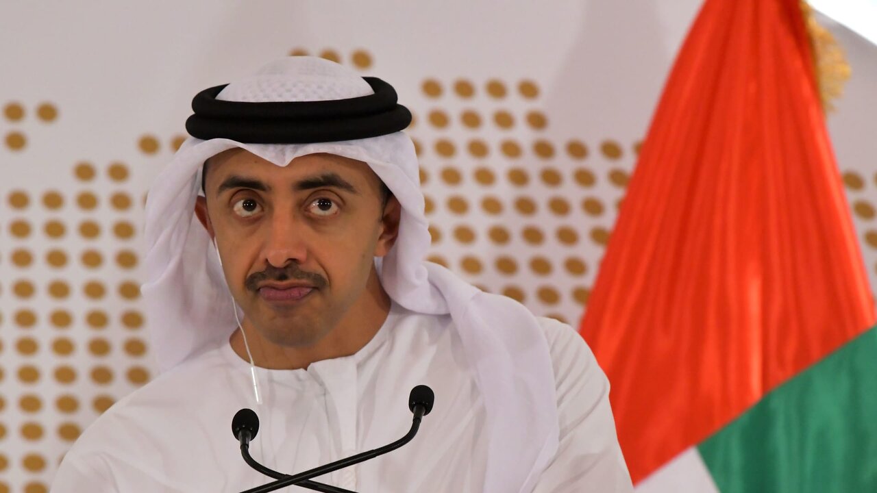 الإمارات تقوم بإجلاء مواطنيها ورعايا دول أخرى من السودان